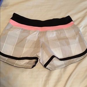 Lululemon groovy run shorts